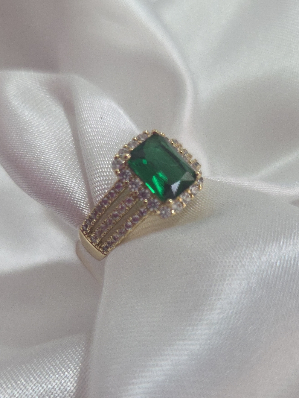 18K Laminated Green Emerald-Cut Halo Ring with Gold Band Size 7